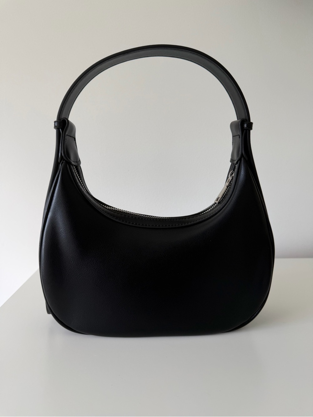 CHOLISS Black Vegan Leather Crescent Shoulder Bag